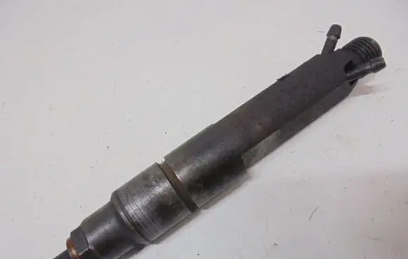 Skoda Octavia Mk1 (1U) Fuel injector 038130201G