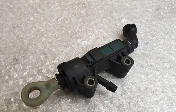 BMW 5 E39 Clutch master cylinder 6754648
