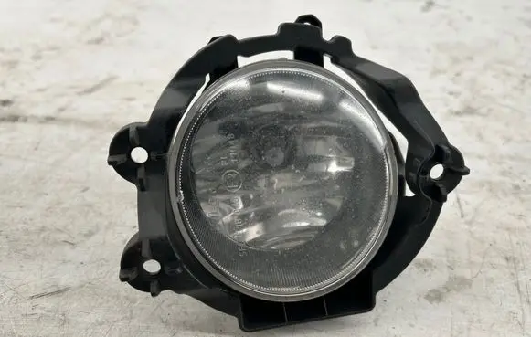 Toyota Avensis T270 Front fog light 90008497 8122002110