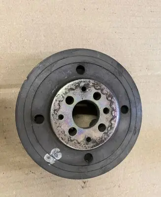 Volkswagen PASSAT B5 Crankshaft pulley 038105243