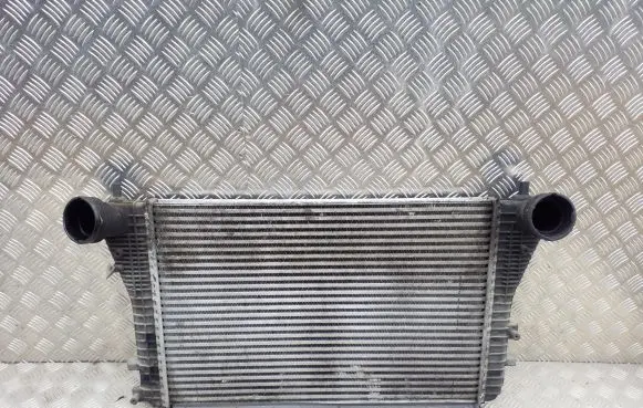 Volkswagen PASSAT B6 Intercooler radiator 1K0145805G