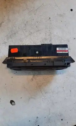 Ford C-MAX I Climate control unit 3M5T18C612AG 5V21908L