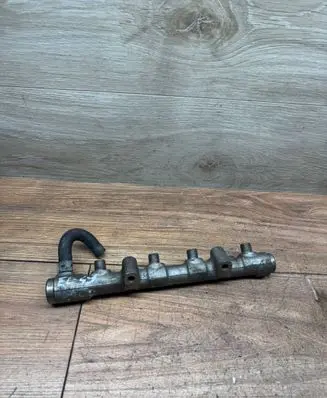 Skoda Fabia Mk2 (5J) Fuel main line pipe R03P125