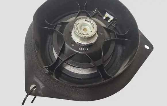 Toyota Corolla Verso E121 Front door speaker 861600F020