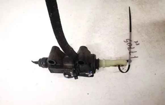 BMW 5 GT F07 Clutch master cylinder 812270201 8122702-01