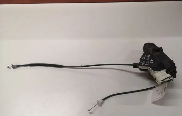 Peugeot 407 Front door lock 45887095