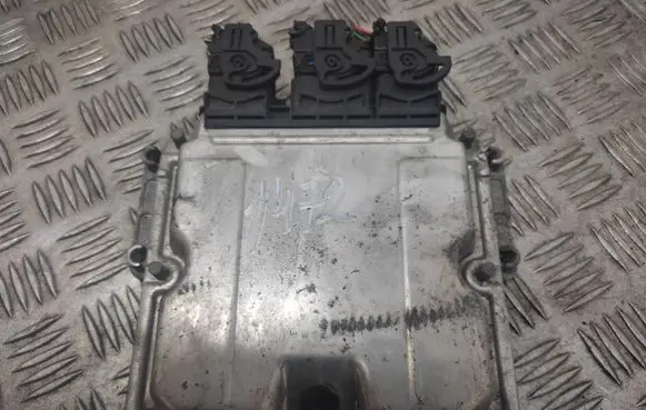 Citroen Xsara Picasso Engine control unit/module 0281011084 9647693180