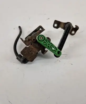 Volkswagen PASSAT B8 Front height sensor lever 5Q0907503
