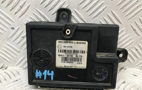 KIA Sorento Door central lock control unit/module 954113E780 10R020746