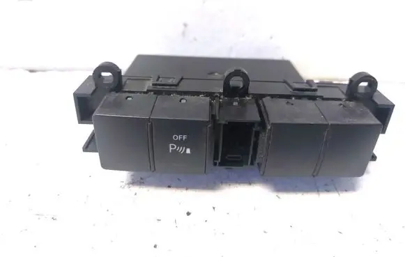 Mercedes-Benz B W245 Parking (PDC) sensor switch 1698208210