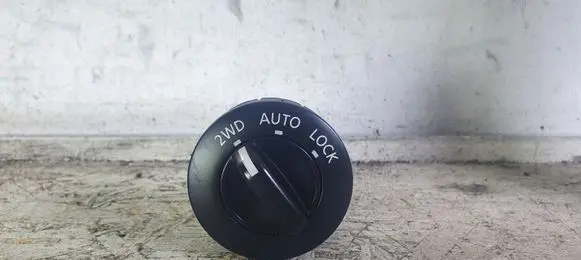 Nissan X-Trail T30 Differential lock switch 