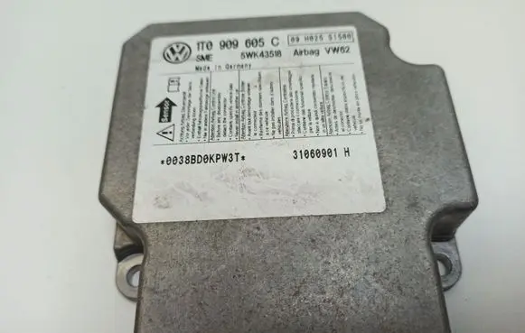 Volkswagen Touran I Airbag control unit/module 1T0909605C