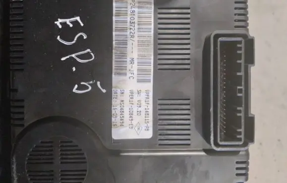 Renault Espace V (RFC) Speedometer (instrument cluster) P248103722R NS04845494 VP6F1F10849EB