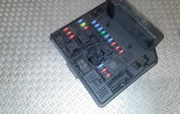 Nissan Qashqai Fuse module 284B7JD000
