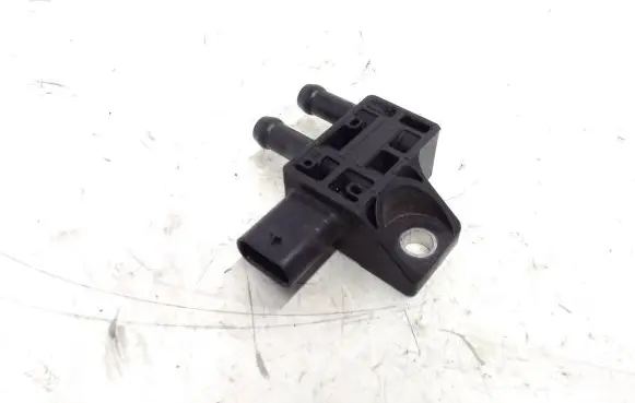 BMW 2 F22 F23 Exhaust gas pressure sensor 8570686