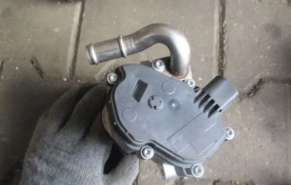 Volkswagen Golf VII EGR valve AUDI04L131501RVVW