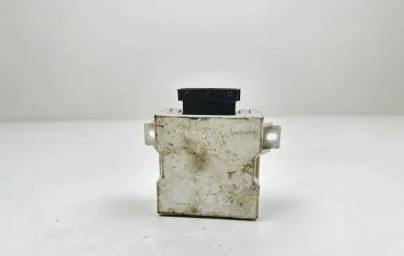 Toyota Avensis T250 Window wiper relay 150696
