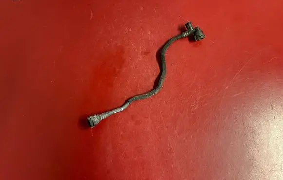BMW X1 F48 F49 Engine coolant pipe/hose 7617366