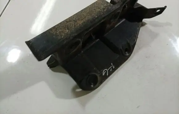 Audi A6 S6 C6 4F Rear bumper mounting bracket 4F5807891