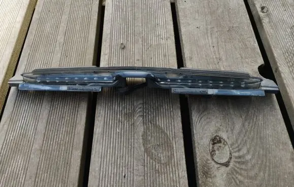 Infiniti G37 Third/center stoplight 28623005