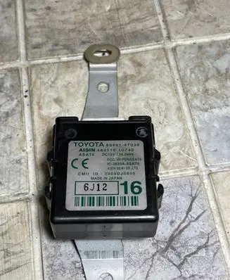 Toyota Prius (XW20) Door control unit/module 8999147030 48411010740