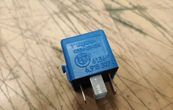 BMW X5 E53 Other relay 6136915327