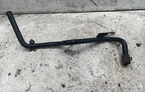 Volkswagen Touran I Engine coolant pipe/hose 038121151B