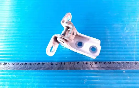 Hyundai Santa Fe Front door lower hinge A046057