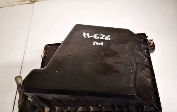 Mazda 626 Air filter box fe6f