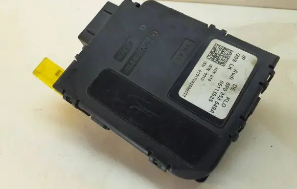 Audi A3 S3 8P Steering angle sensor 8P0953549A 05113625