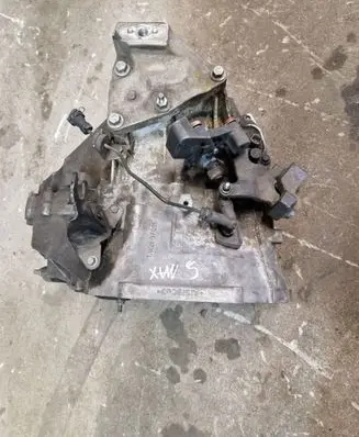 Manual 5 speed gearbox