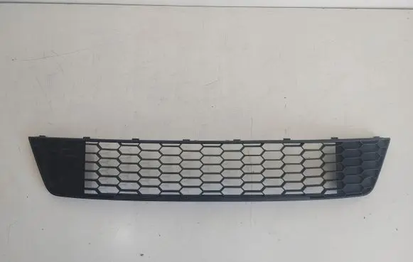 Skoda Octavia Mk3 (5E) Front bumper lower grill 5E0853677B