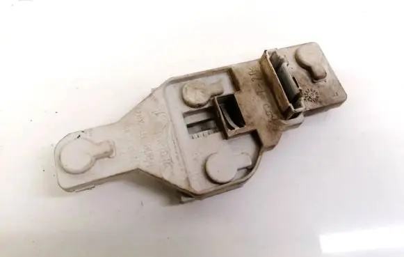Skoda Octavia Mk2 (1Z) Tail light bulb cover holder 27599010