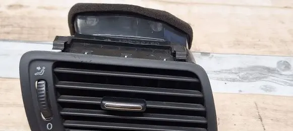 Volkswagen PASSAT B6 Dashboard side air vent grill/cover trim T0024375