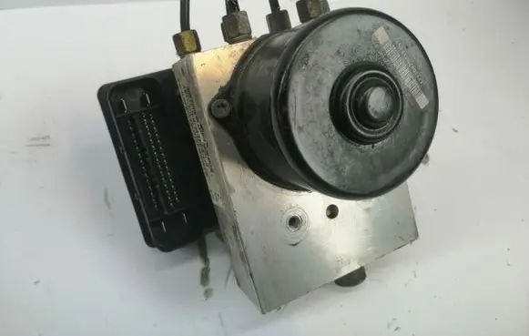 Jeep Grand Cherokee (WK) ABS Pump P52089351AF 00009332D1