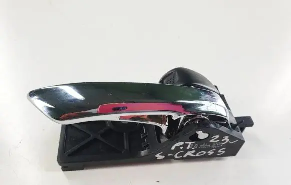 Suzuki SX4 S-Cross Rear door interior handle