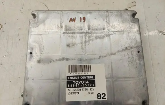 Toyota Avensis T250 Engine control unit/module MB1758008330 8966105821