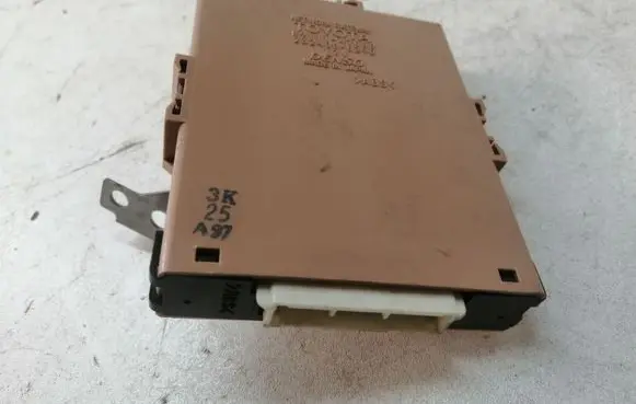Toyota Prius (XW20) Gateway control module 8911147050 2324005290