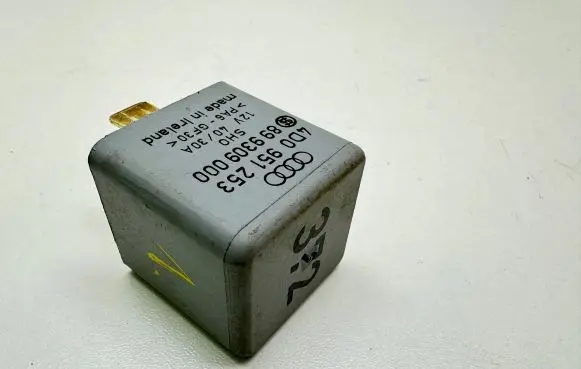 Audi A6 S6 C5 4B Other relay 4D0951253 899309000
