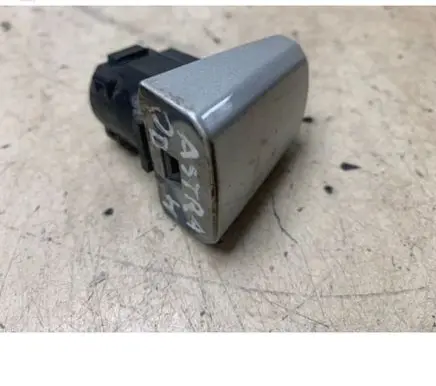 Opel Astra H Front door handle cover 