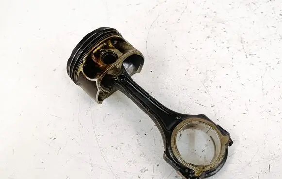 Mercedes-Benz CLA C117 X117 W117 Piston with connecting rod A2701917