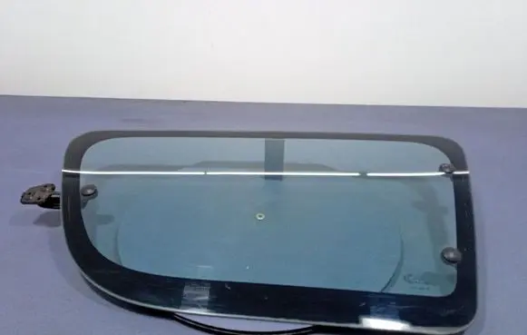 Dacia Logan I Rear side window 