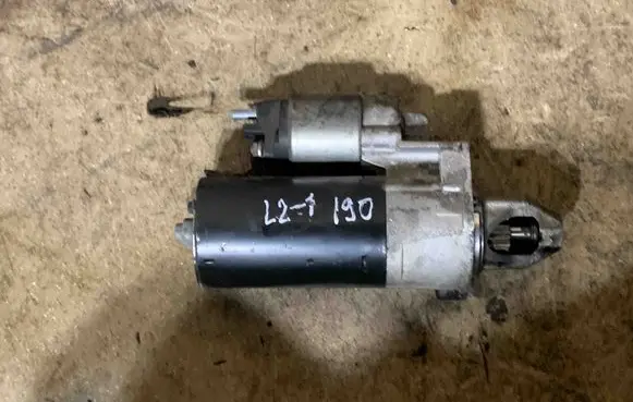 Mercedes-Benz ML W164 Starter motor A0061516101
