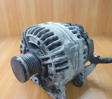 Skoda Yeti (5L) Generator/alternator 03F903023D