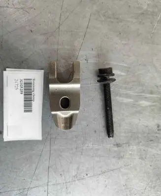 Volvo XC60 Fuel Injector clamp holder 32325259 31303614