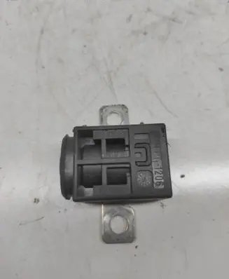Audi A6 S6 C6 4F Battery relay fuse 4F0915519