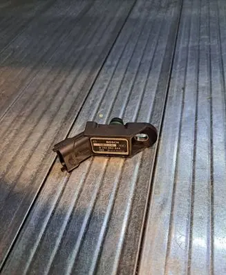 Opel Combo C Air pressure sensor 0281002844 1304121CR2
