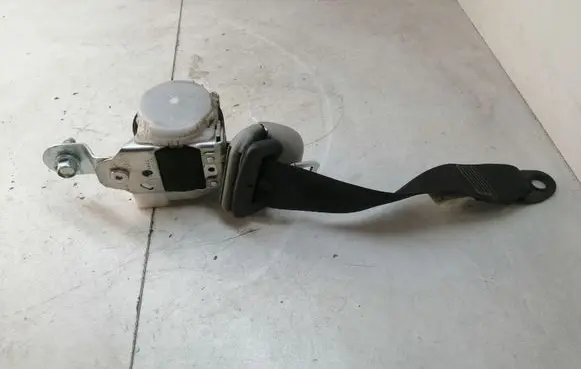 Nissan Navara D40 Rear seatbelt 7P1130 H073818