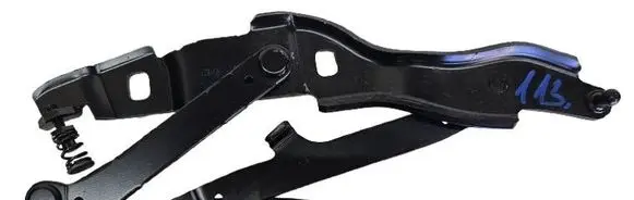 Engine bonnet/hood hinges