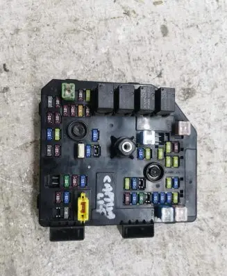Chevrolet Volt I Fuse module 95903657